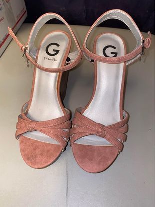 NEW Guess Ladies Heels Size 8
