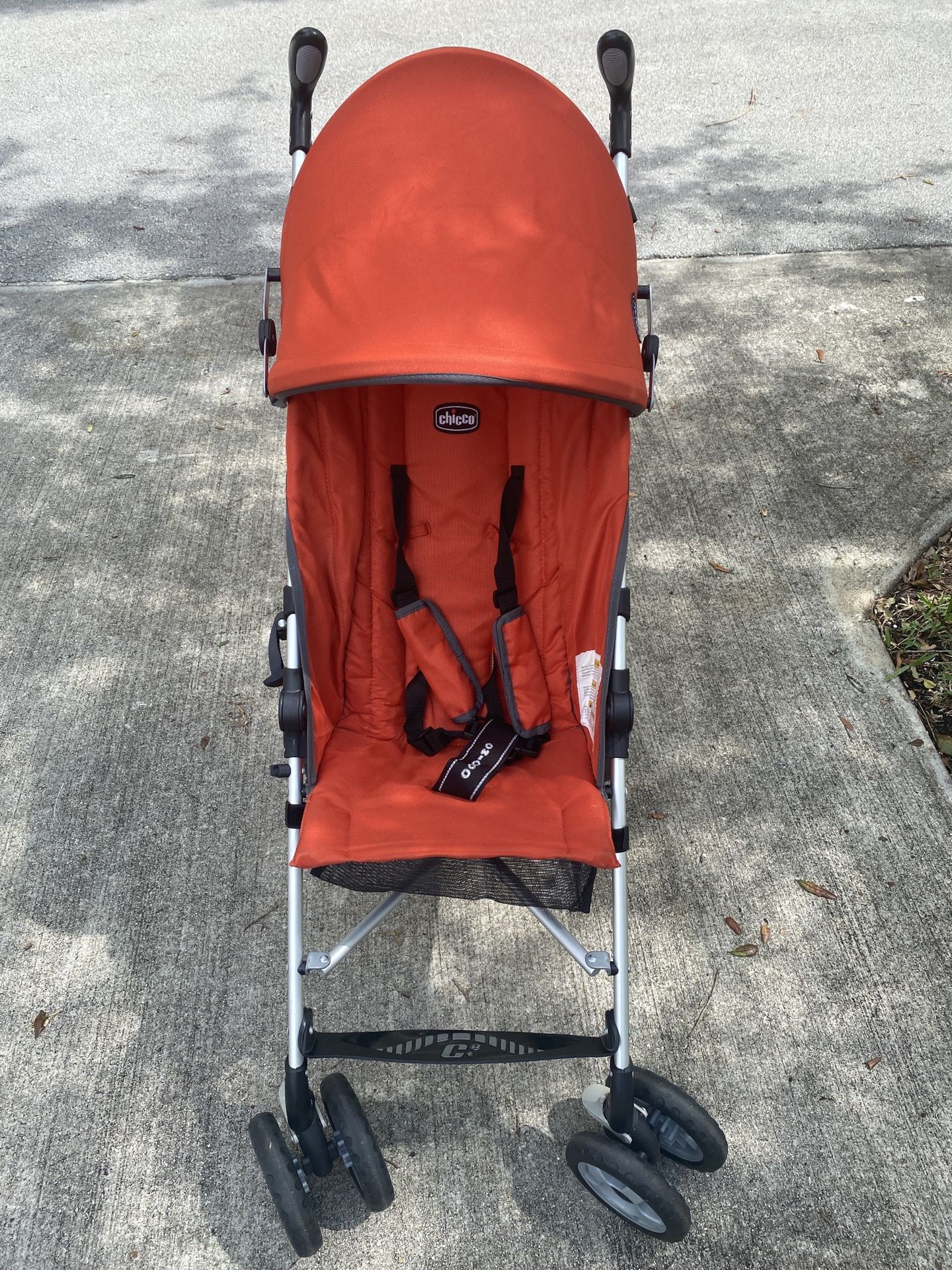 Chicco foldable stroller (new condition)