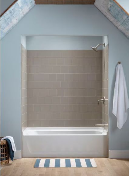 Sterling 30.25-in x 60-in White Fiberglass/Plastic Composite Rectangle Alcove Soaking Bathtub ( Right Drain )