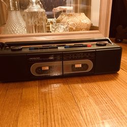 Soundesign Am-Fm Stereo Receiver / Twin Cassette (Tested Works Great )