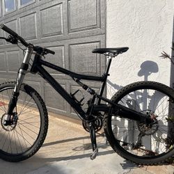 CANNONDALE  LEFTY RUSH 26 MEDIUM MOUNTAIN BIKE. FULL SUSPENSION WITH LOCKOUT