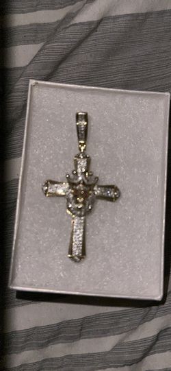 Cross/lion Diamond Pendant
