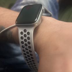 Apple Watch SE 2nd gen. 