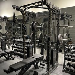 SQUAT RACKS🔹SMITH MACHINES🔹FUNCTIONAL GYM EQUIPMENT 