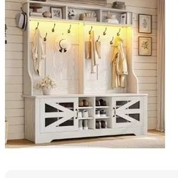 Farm  HOUSE HALL TREE SHOW STORAGE