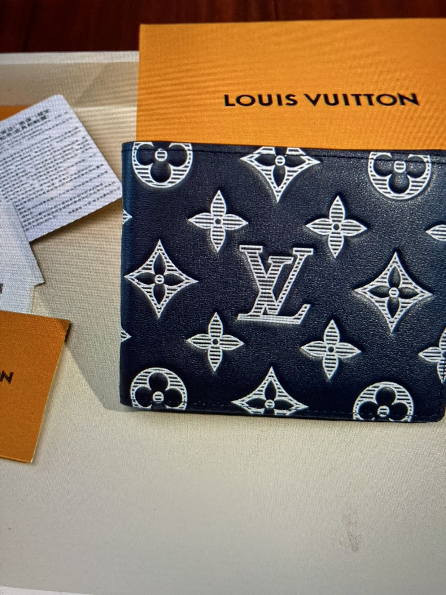 Square wallet is a must-have for business trips