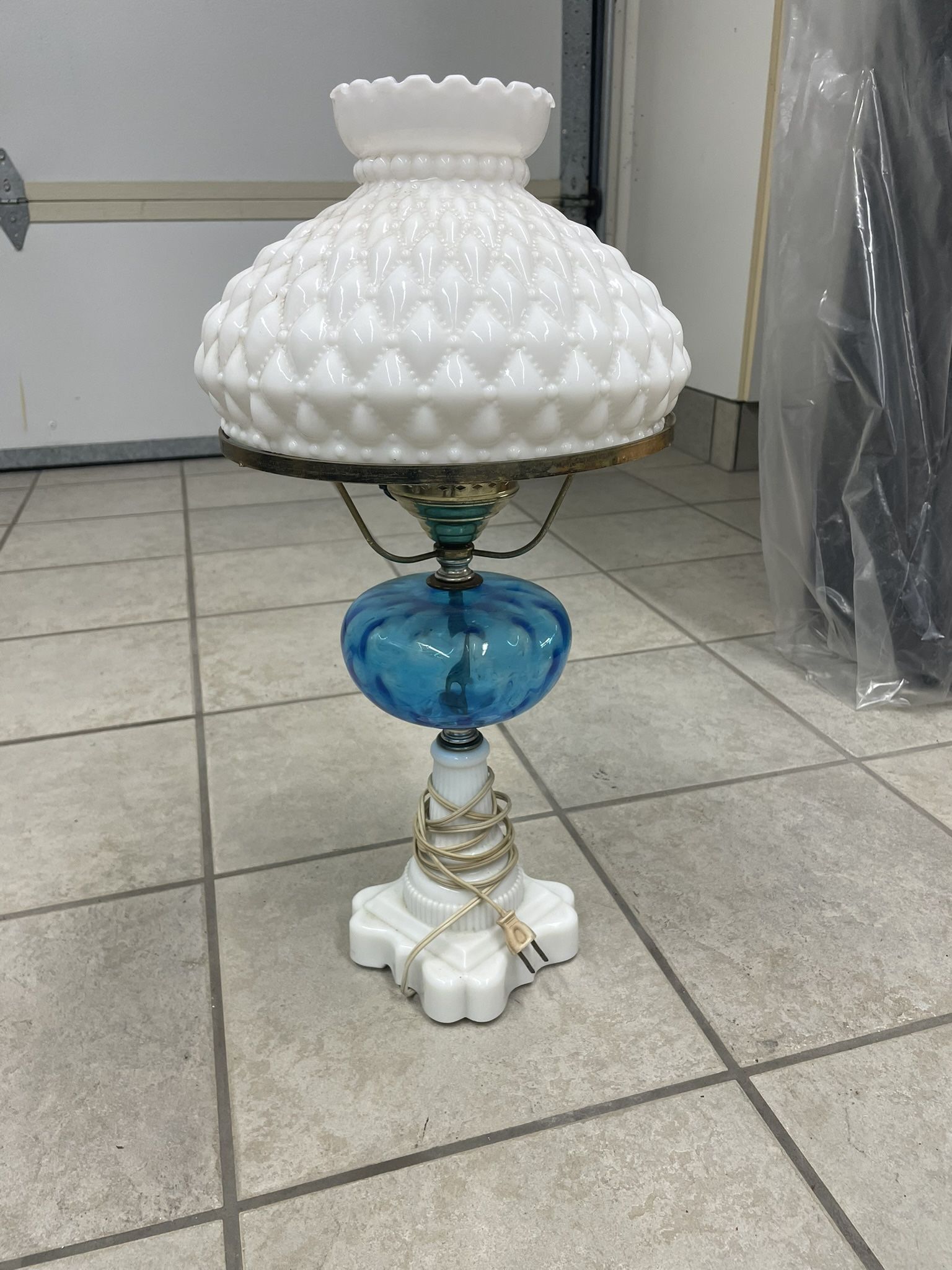 Beautiful Vintage Quilt Pattern Glass Lamp with Milk Glass Shade & Base