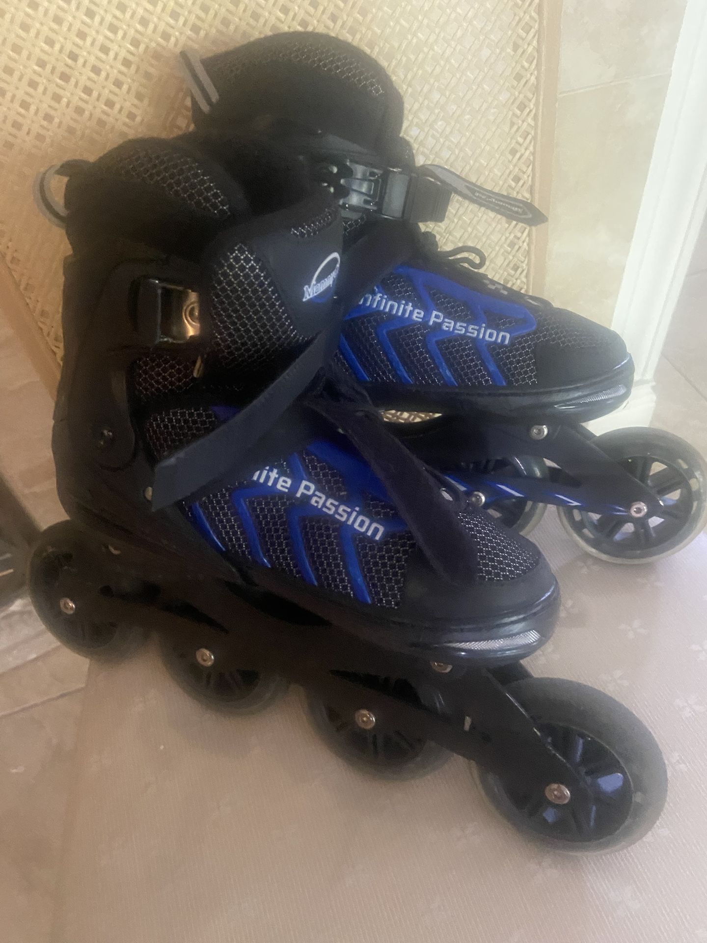 Roller skate, “infinite Passion”European size 42-45, American size Aprox 9 & 10, like new! Only $20 Hurry at this price, they will not last…. We locat