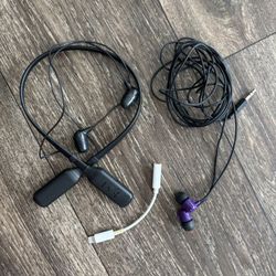 Earbuds & Adaptor
