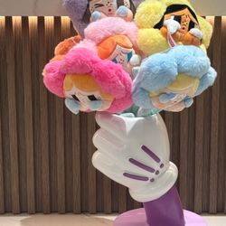 popmart crybaby flower