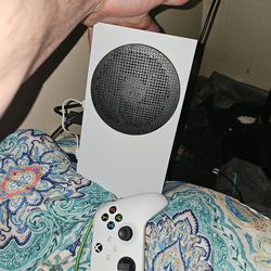 Xbox Series S In Perfect Condition Only Used It A Couple Of TIMEs  