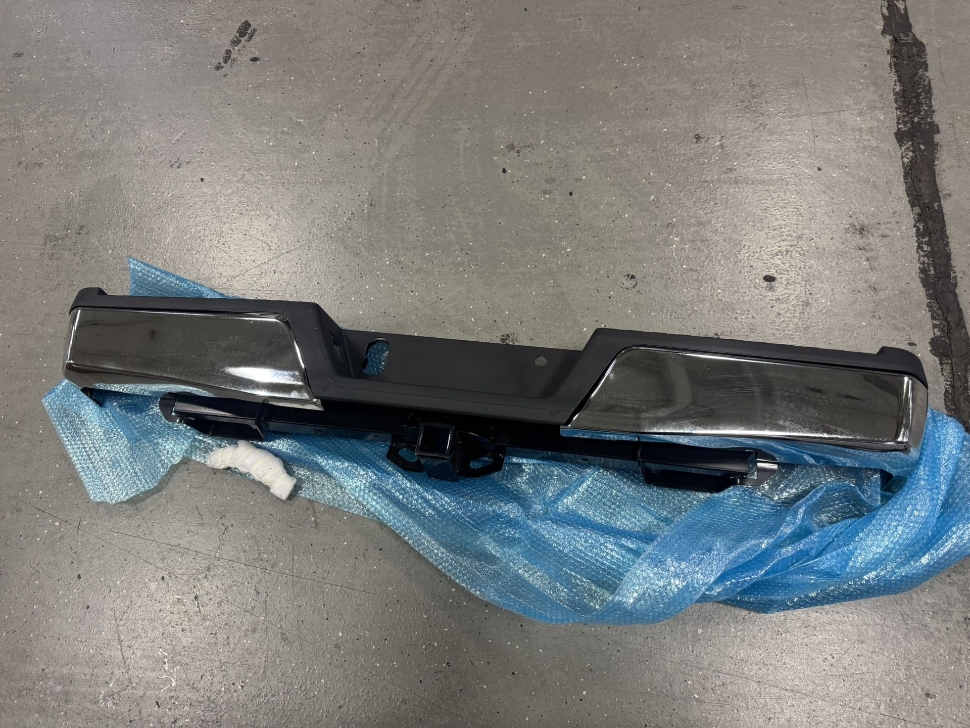 For 2015-2020 Ford F-150 W Tow Hitch W/O Park Holes Chrome Rear Bumper Assembly