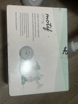 Motif electric breast pump