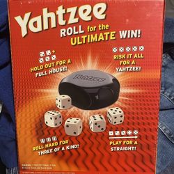 Yahtzee Board Game ( Sealed New )