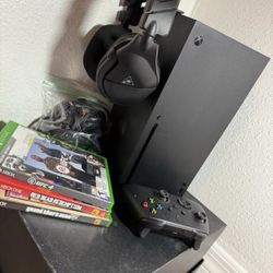 Series X 1TB Console Bundle: Turtle Beach Headset, Controller, Cord & Games Included. 