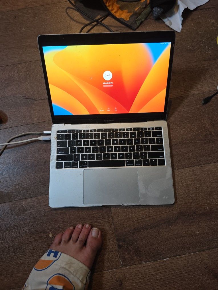 Like New Dj Laptop 1 TB SSD 12 GB RAM SERATO - ABLETON - FINAL CUT PRO