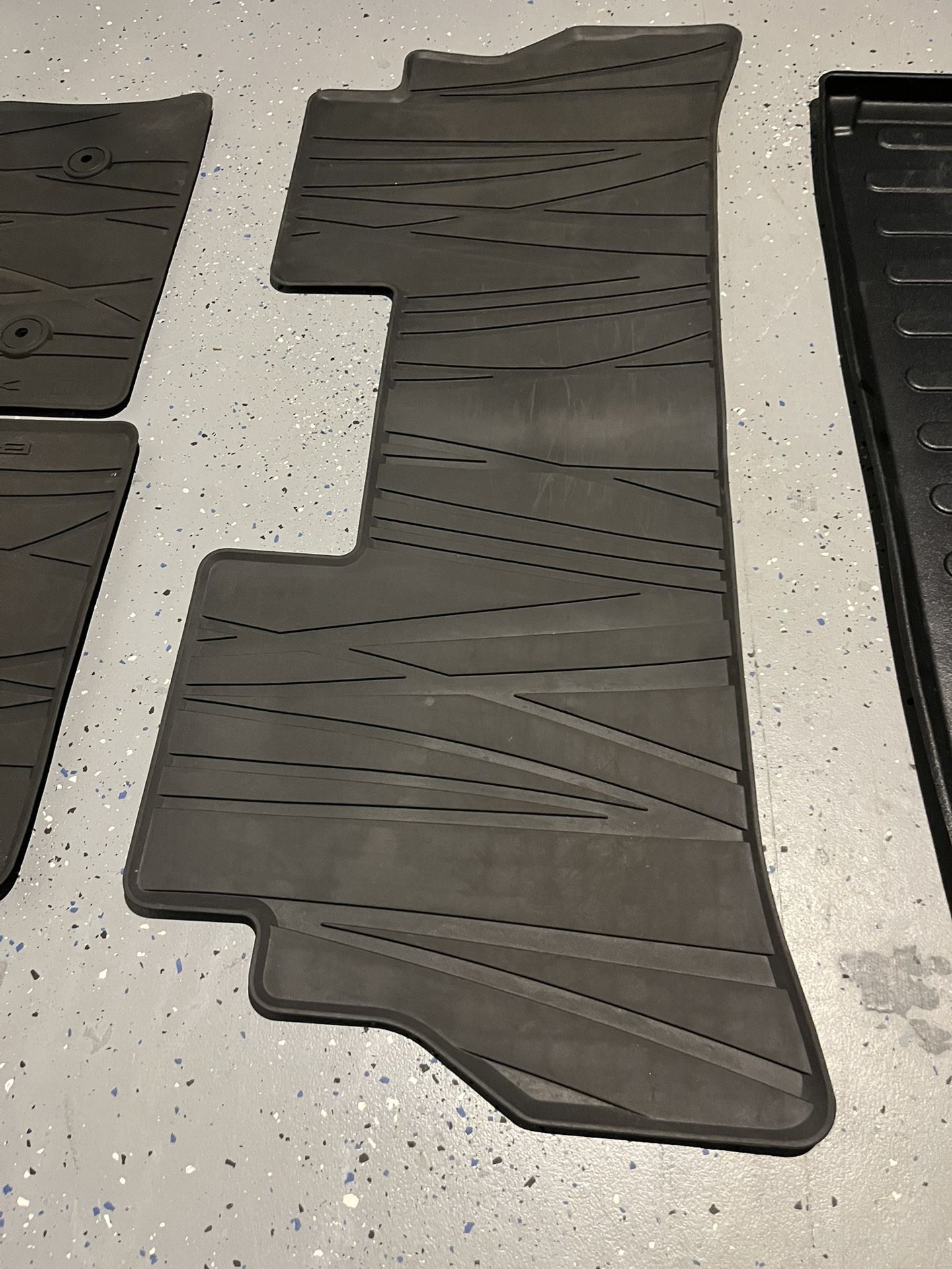 ! Reduced Price For Quick Sale:Floor Mats Like New For A Buick