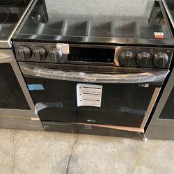 LG 6.3 Cu ft Electric Range with Instaview - Stainless Steel
