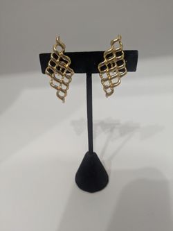 Vintage Link Gold Clip On Earrings