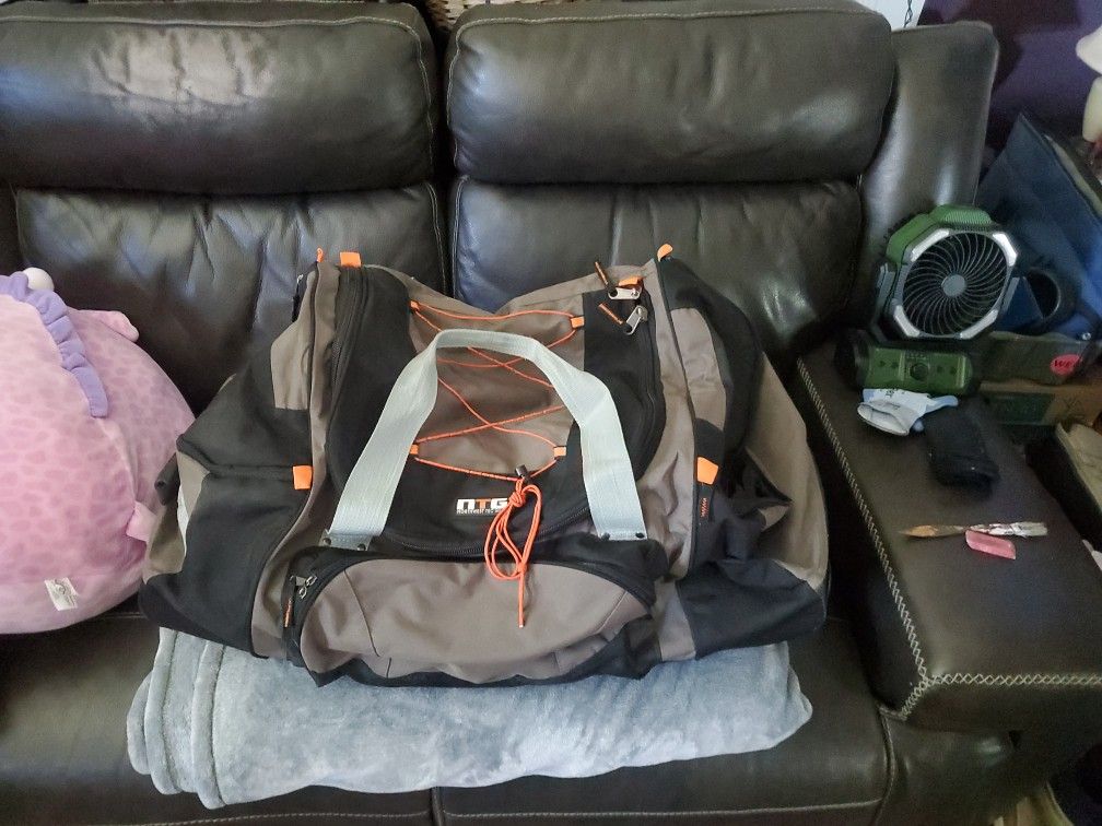 Large 30in Long 18in Wide NTG Rolling Duffel W Telescopic Handle & Backpack Straps