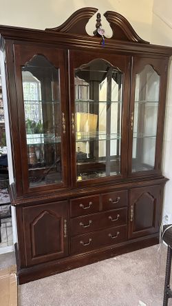 Buffet China Closet