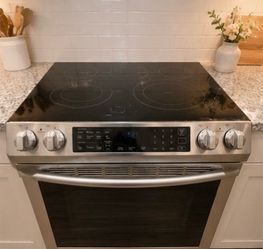 Samsung Electric Range - Smooth Glass Cooktop