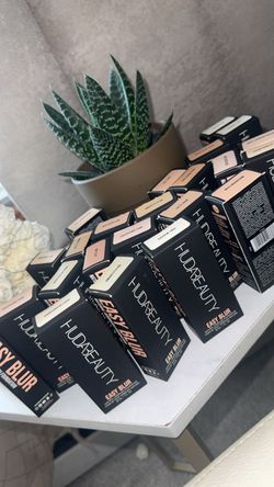 Huda Beauty Easy Blur Foundation 30ml