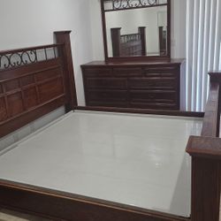 BEDROOM SET
