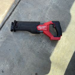 Milwaukee Fuel Sawzall M18