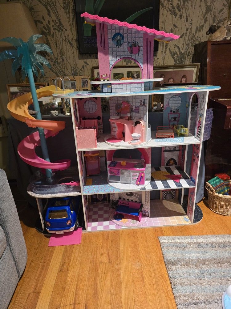 Doll/Barbie House