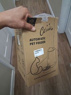 Cats Ear Automatic Pet feeder New