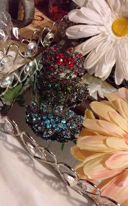 Beautiful Rhinestone Flower Hair Clips $4 Ea.     (5 Colors To Choose From)