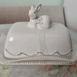 Dwell Essentials White Bunny Covered Butter Dish