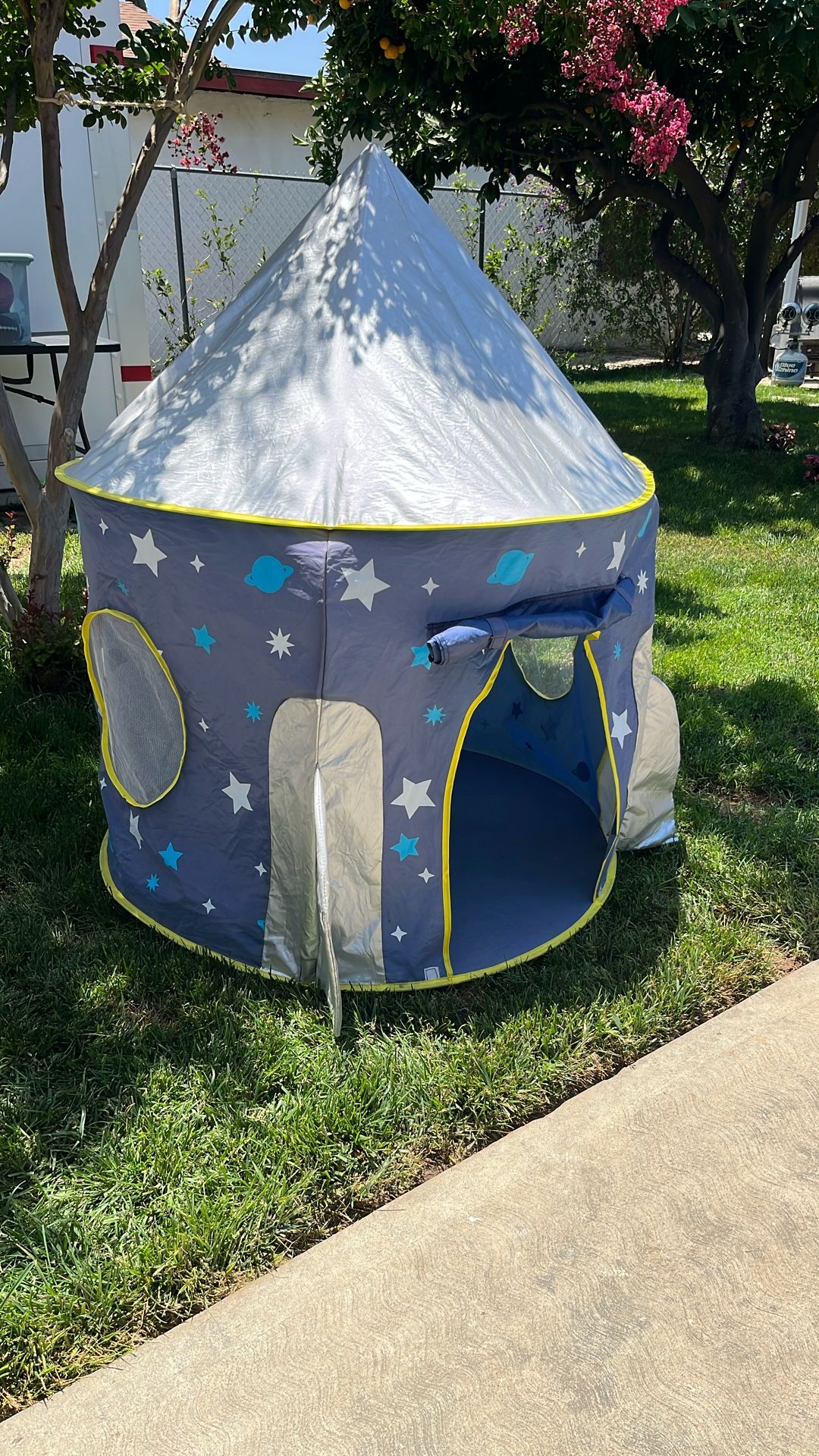 Kid Play Tent