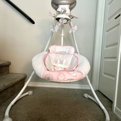 Fisher Price Deluxe Cradle 'n Swing- Surreal Serenity