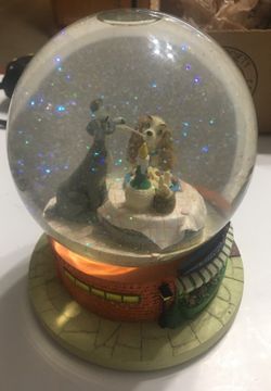 Lady and the tramp Disney globe