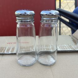 salt shakers 