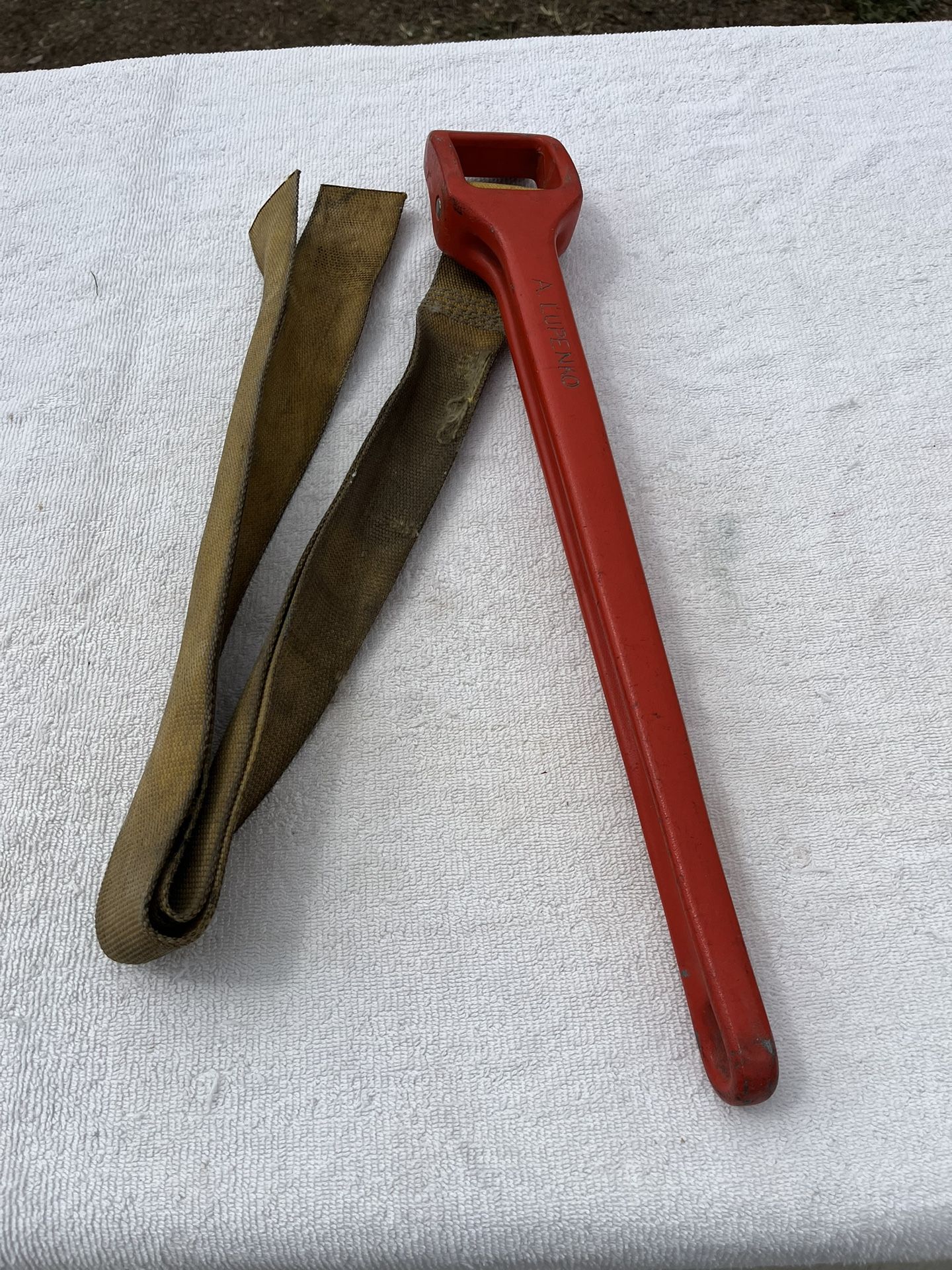 Strap Wrench