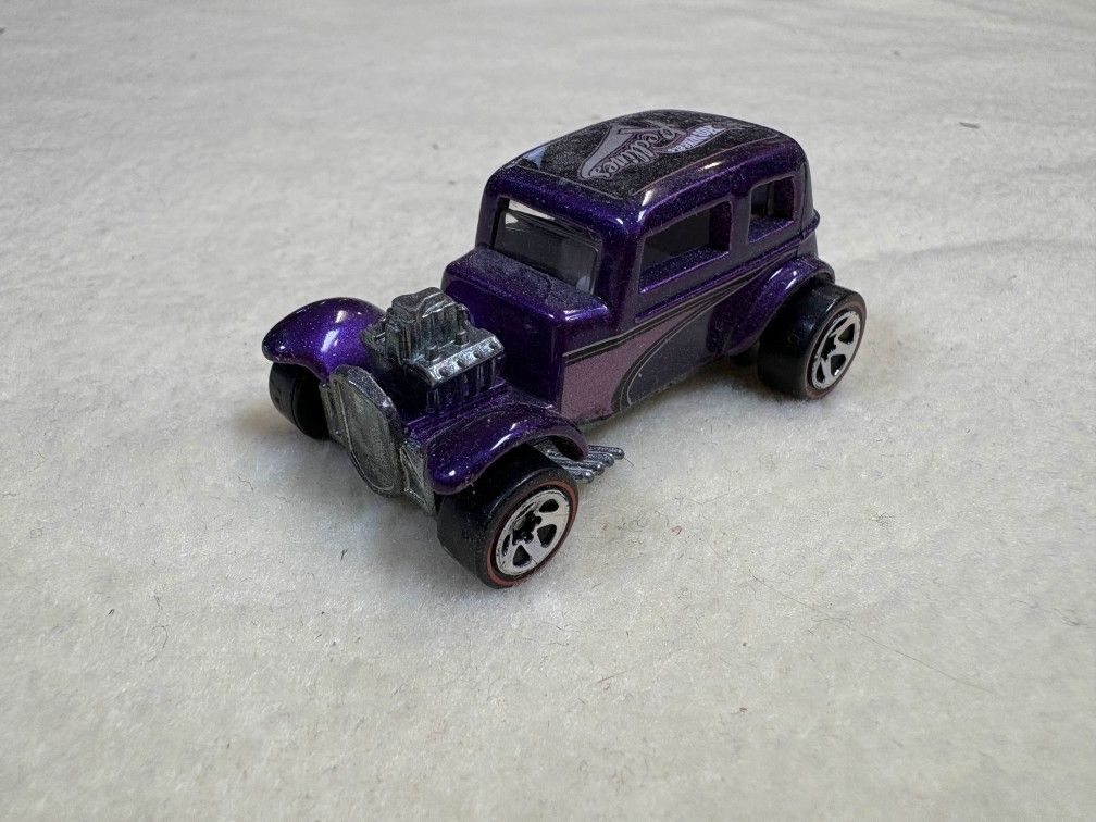 Hot Wheels Redlines Ford