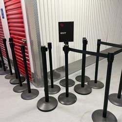 17 pieces / Black Post