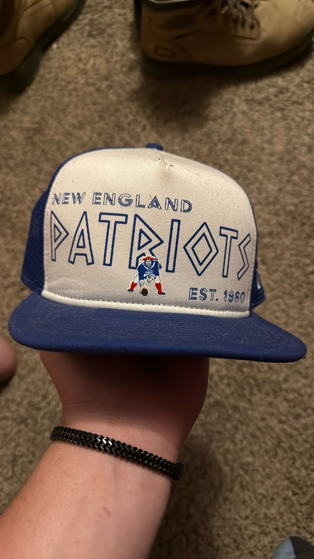 Snap back hat