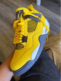 Air Jordan 4 Retro “Lightning”