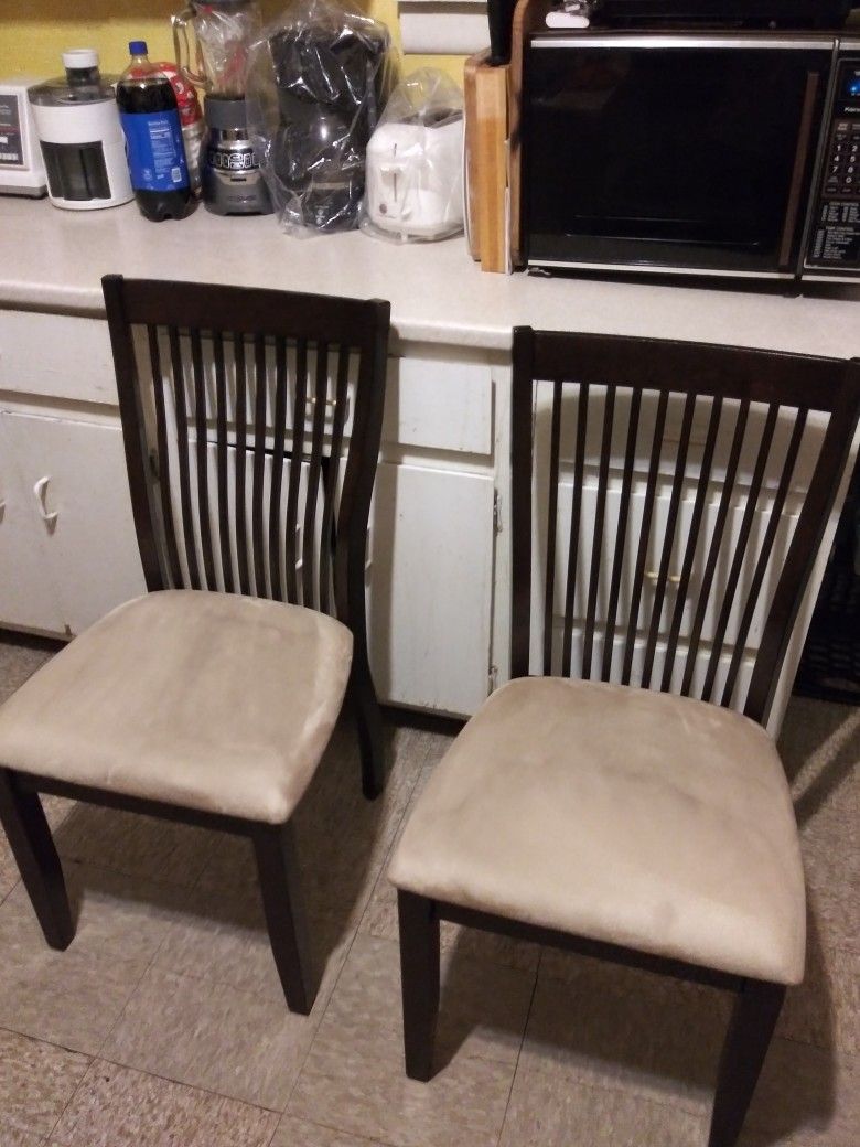 2 Dining Chairs From Bob Fur.