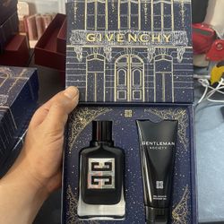 Givenchy Set 🔥🔥New $90
