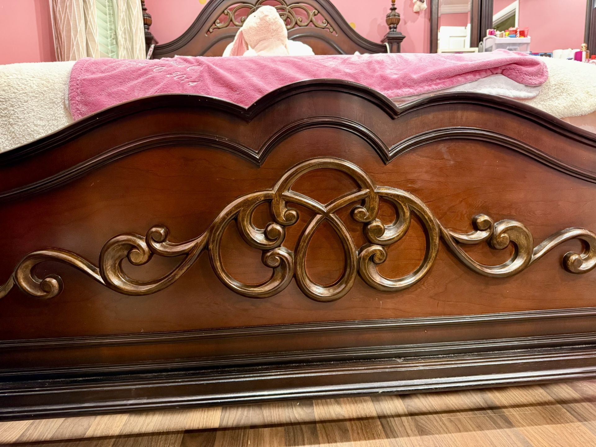 Solid Wood Queen Size Bed Set