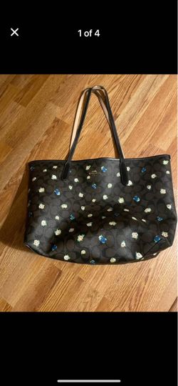 Coach purse 18x11