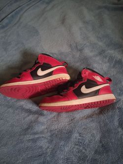 Nike Air Jordan 1 Mid Boy Size 1Y