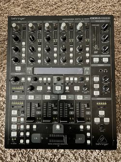 Behringer DDM4000 Mixer