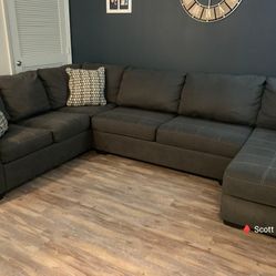 Brand New Ashley Couch 🛋️Ambee Slate Sectional Oversized 