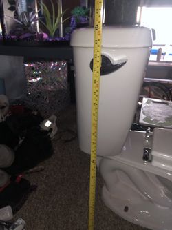 VINTAGE CERAMIC ROUND BOWL TOILET